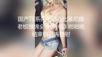 风骚的小少妇露脸跟大哥在家激情啪啪，69口交大鸡巴让小哥舔逼，淫声荡语互动撩骚听指挥，无套抽插爆草蹂躏