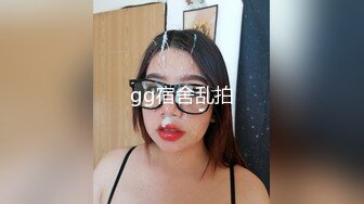  邪恶二人组下药迷翻美少妇换上各种丝网轮流玩大肥B