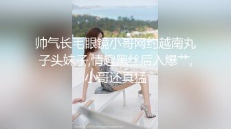 很有韵味甜美少妇开房约炮眼镜胖男，足交舔屌坐上来摩擦，掰穴特写舔逼骑坐，性感翘臀上下套弄猛操