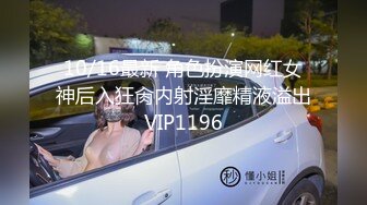  颜值不错的小宝贝穿着衣服跟小哥性爱啪啪，全程露脸开档牛仔裤让小哥抽插